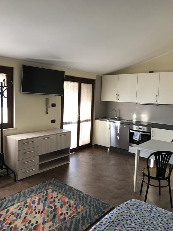 Lugana 17 Apartman Sirmione Kültér fotó